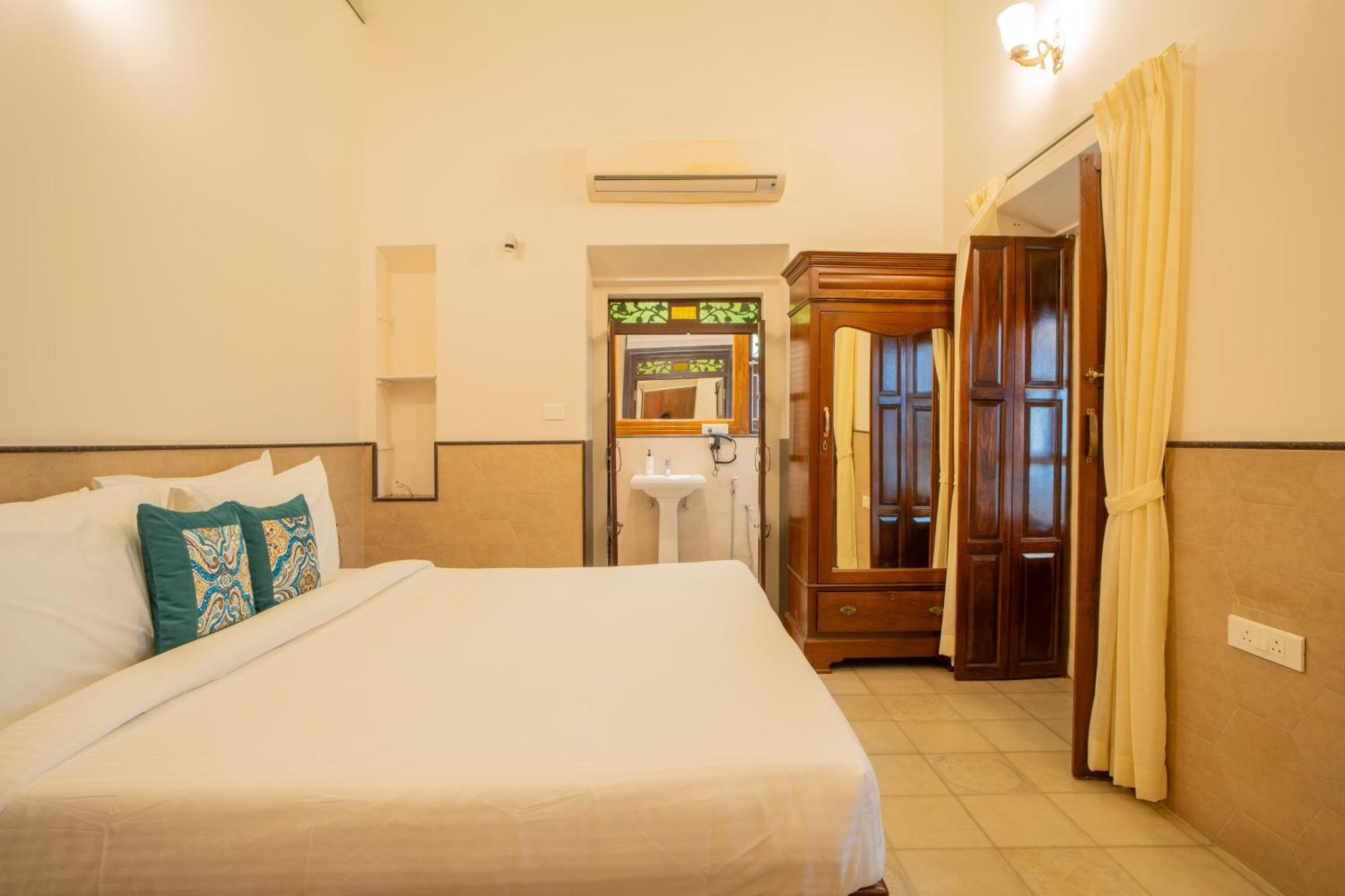 Alaya Casa Do Mar - Heritage Portuguese 4 Bhk Near Villa Calangute