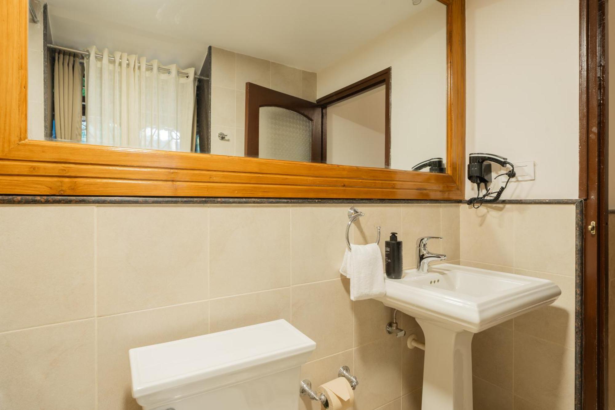 Villa Alaya Casa Do Mar - Heritage Portuguese 4 Bhk Near Calangute