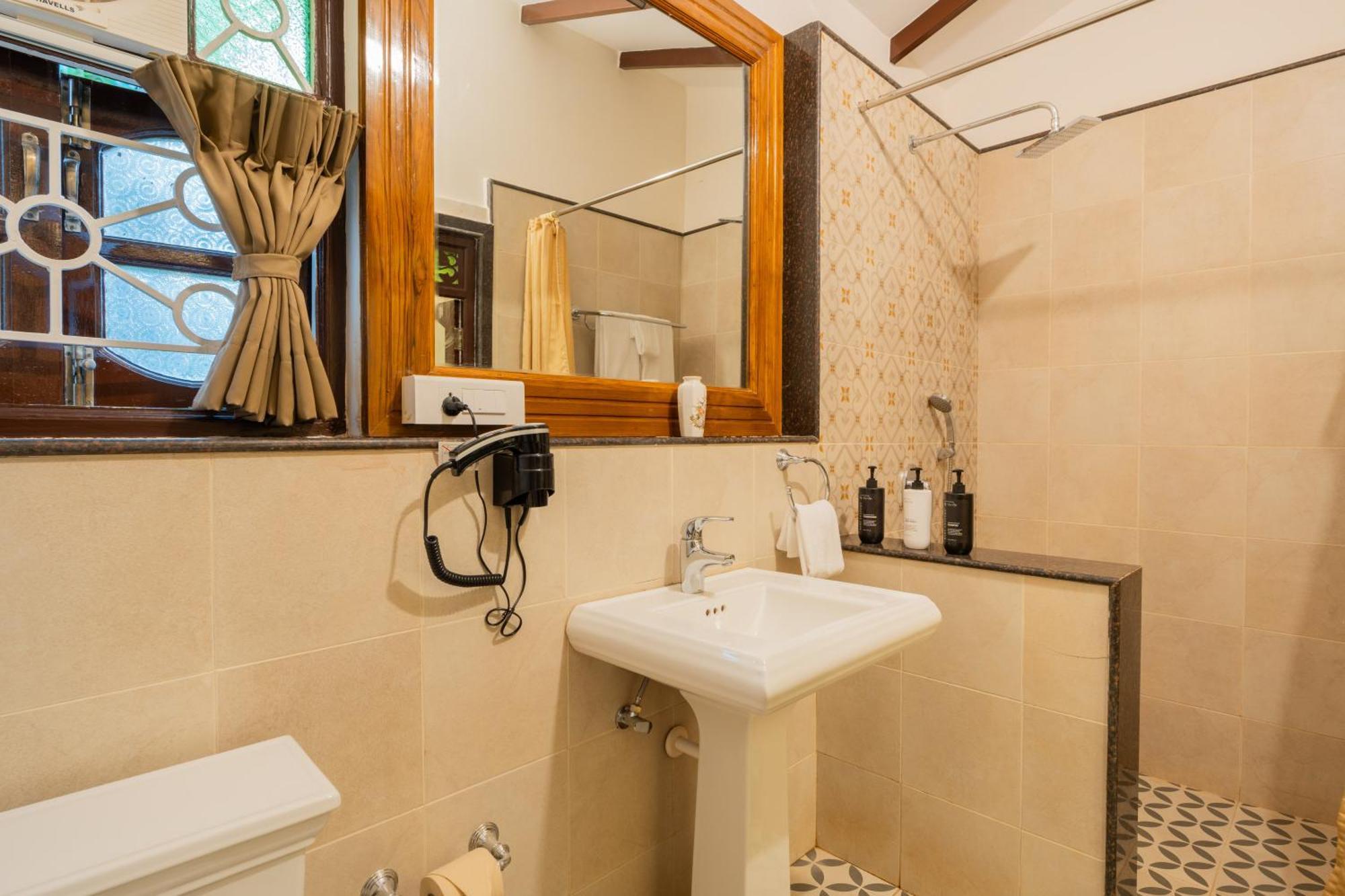 Villa Alaya Casa Do Mar - Heritage Portuguese 4 Bhk Near Calangute